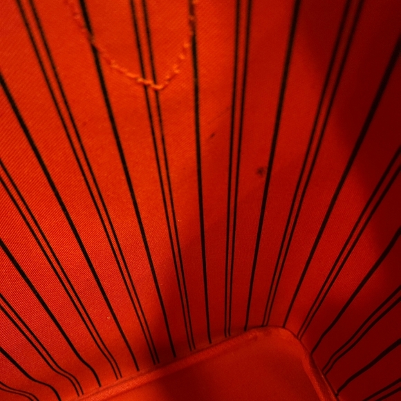 Louis Vuitton Neverfull MM - Picture 8 of 12